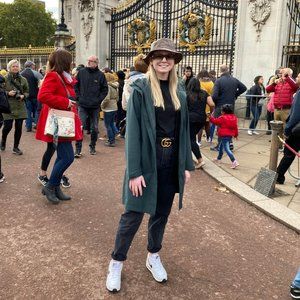 Meet your Posher, Victoria